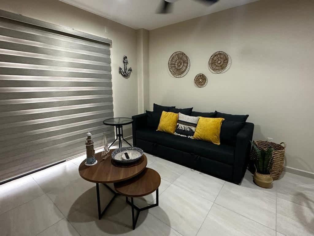 Depa A 1 Cuadra De La Playa - Flamingo 201 Apartamento *